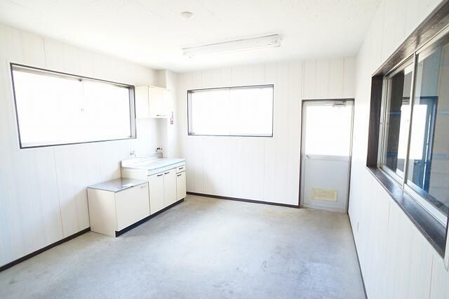 Factory for Rent in Isesaki City, Gunma - 297 sqm - Thumbnail 3
