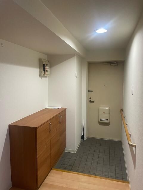 3LDK Apartment for Sale in Sapporo's Higashi Ward - Thumbnail 2