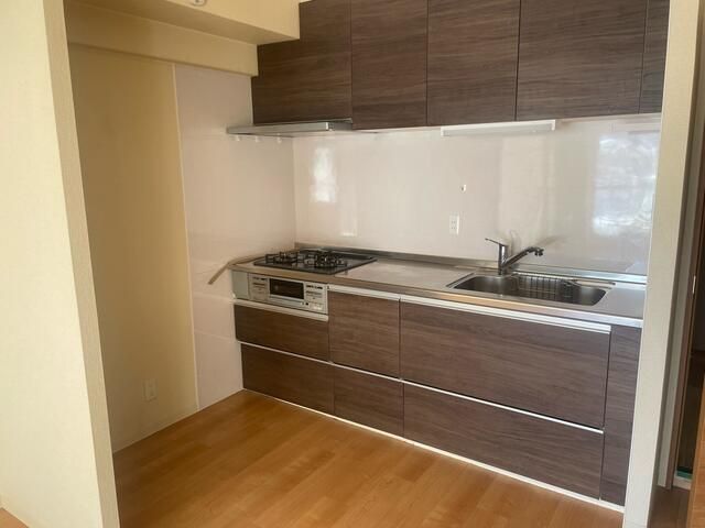 3LDK Apartment for Sale in Sapporo's Higashi Ward - Thumbnail 3