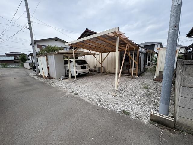 5DK Wooden House for Sale in Takasaki, Gunma with 3 Parking Spaces - Thumbnail 3