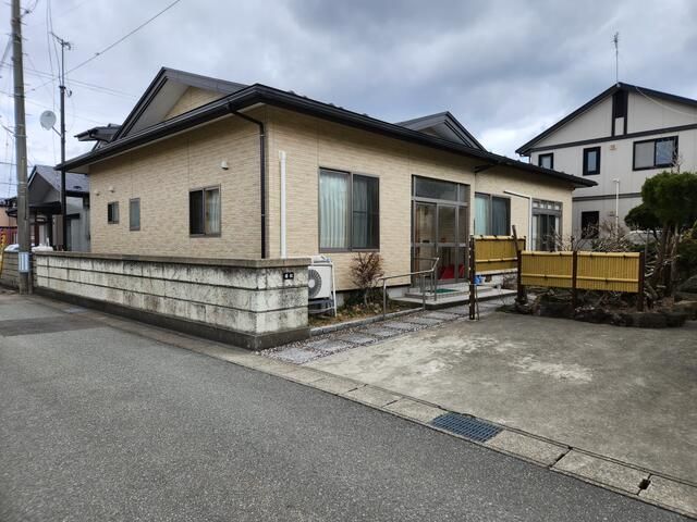 Two Houses on Combined Plots for Sale in Akita City - Thumbnail 2