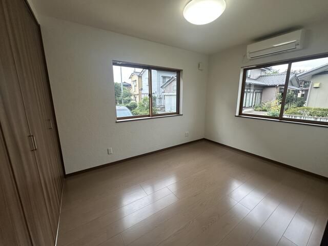 5LDK Family House in Murakami with Parking for Two Vehicles - Image 22