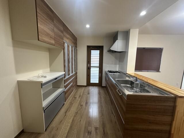 5LDK Family House in Murakami with Parking for Two Vehicles - Image 22