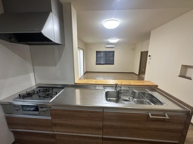 5LDK Family House in Murakami with Parking for Two Vehicles - Image 19