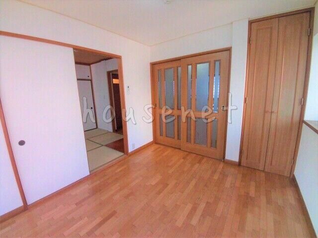 2DK Apartment for Rent in Tachikawa, Tokyo - 5 Min Walk to Station - Thumbnail 4