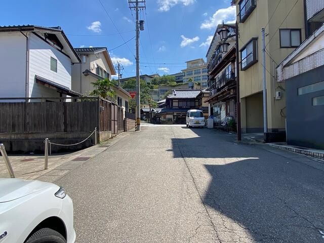 Renovation Opportunity: 1994 Wooden Building in Kaga Onsen Town - Image 40