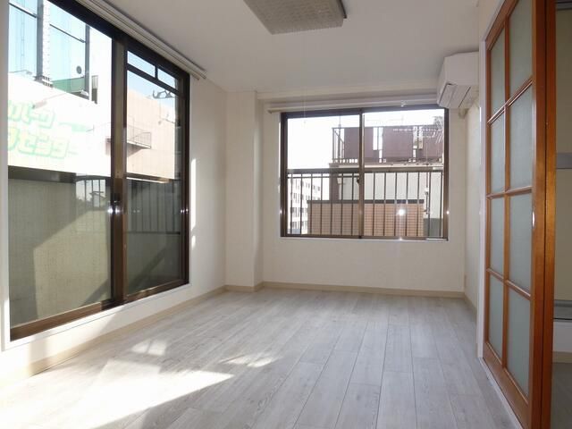 First Negishi Building II 2K Apartment for Rent in Musashino, Tokyo - Thumbnail 2