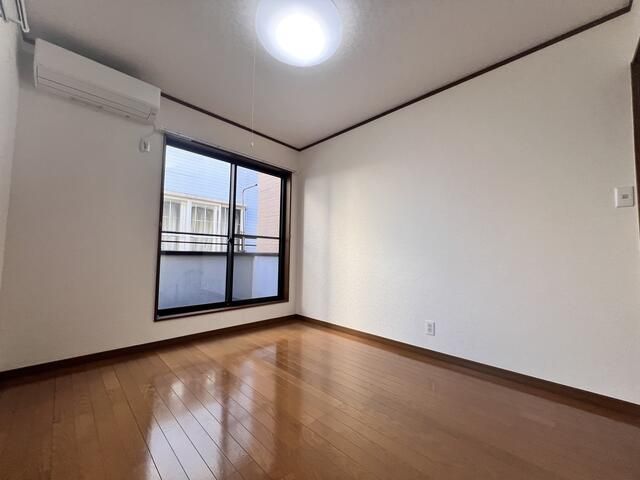 4LDK Detached House for Rent in Edogawa, Tokyo - 82 sqm - Thumbnail 2