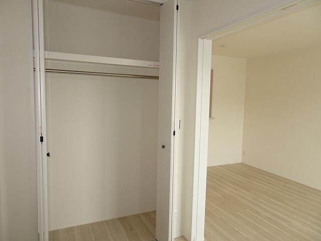 Modern 1LDK Apartment for Rent in Yamato City, Kanagawa - Thumbnail 2