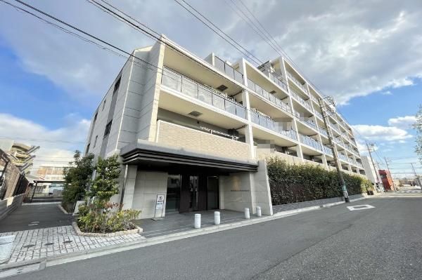 Modern 3LDK Apartment in Fuchu, Tokyo - Thumbnail 2