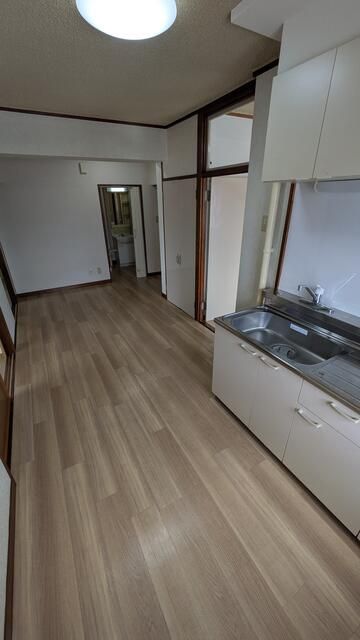 Kyofuku Hinode Mansion 3DK Apartment for Rent in Fukui City - Thumbnail 4