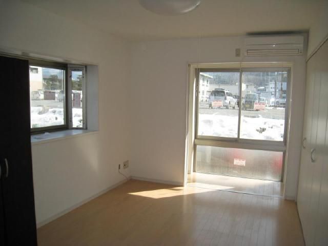 1DK Apartment for Rent in Yamagata City, 36.58m² - Thumbnail 3