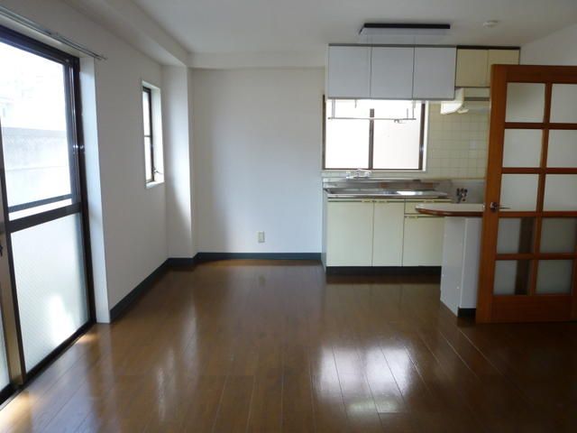 2LDK Apartment for Rent in Higashikurume, Tokyo - 59,000 Yen - Thumbnail 4