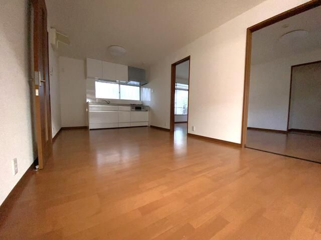 3LDK Rental House in Yokohama Naka-ku Kanagawa - Thumbnail 2