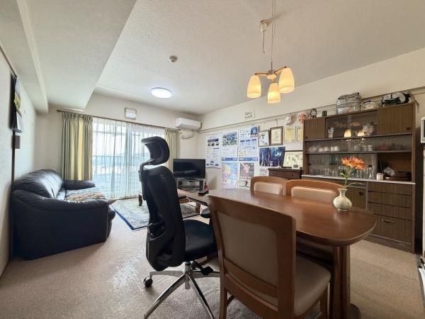2LDK Used Apartment in Urayasu, Chiba - 76.34 sqm - Thumbnail 3