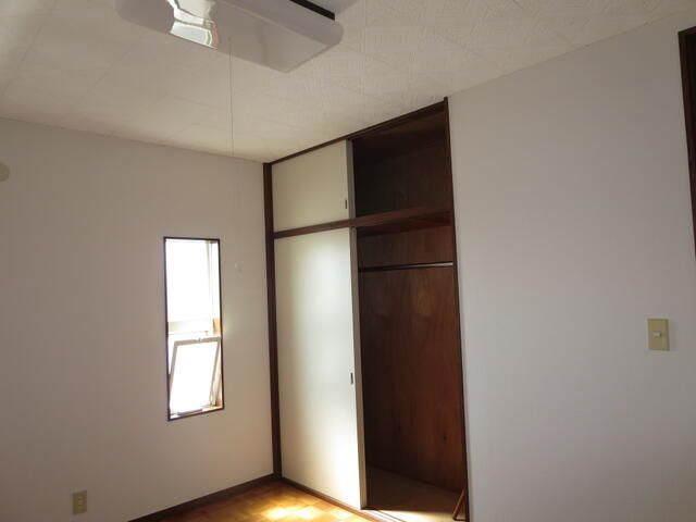 2LDK Apartment for Rent in Kamakura City, Kanagawa Prefecture - Thumbnail 3