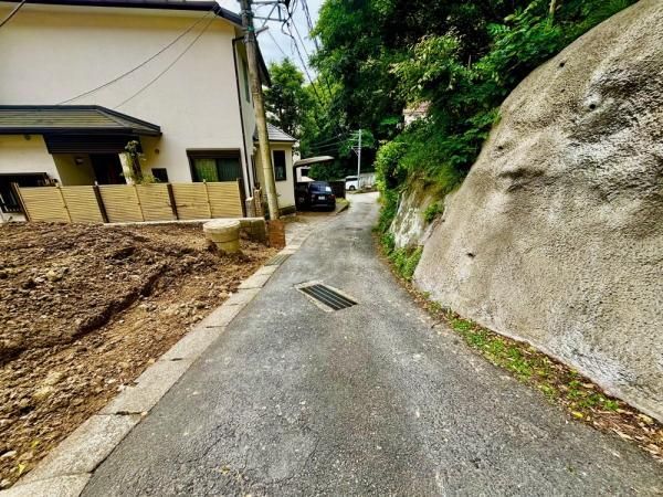 176 sqm Residential Land for Sale in Zushi, Kanagawa - Thumbnail 2