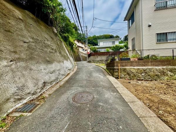 176 sqm Residential Land for Sale in Zushi, Kanagawa - Thumbnail 3