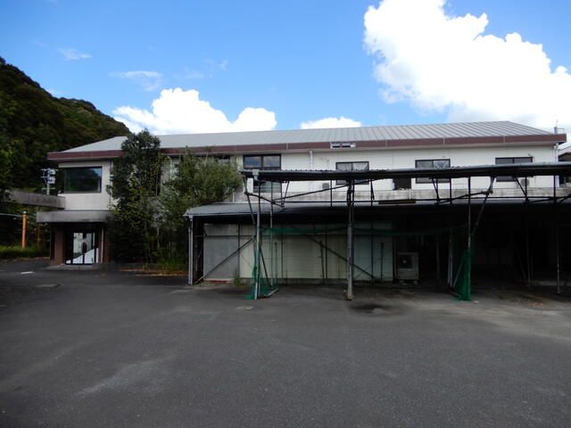 Former Restaurant Site with Separate Residence in Satsumasendai - Thumbnail 3