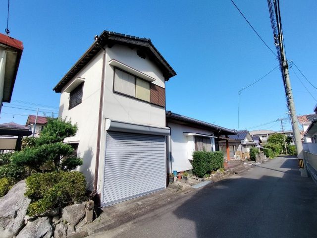 5LDK House for Sale in Quiet Kurume Neighborhood - Image 7