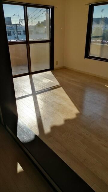 3K Apartment for Rent in Saitama City, Near Nishi-Urawa Station - Thumbnail 2