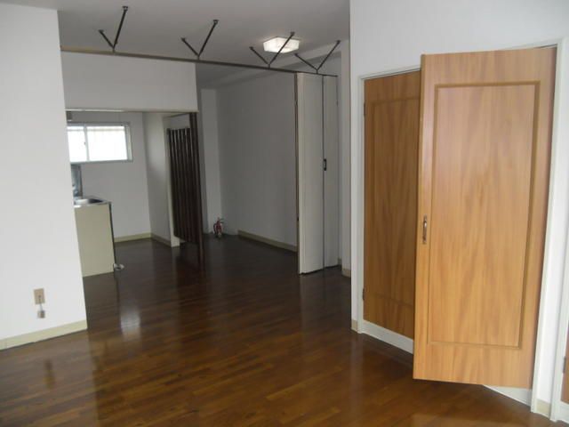 1K Apartment for Rent in Central City Yamanashi - Heights Sunbird - Thumbnail 3