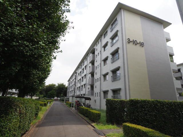 3LDK Apartment for Sale in Takashimadaira, Itabashi-ku, Tokyo - Thumbnail 2