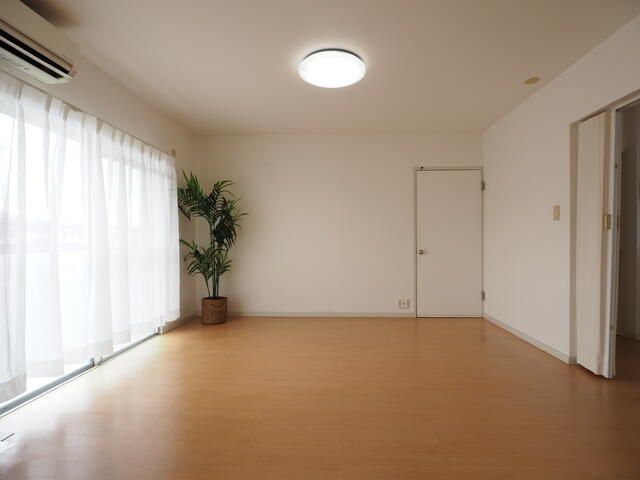 3LDK Apartment for Sale in Takashimadaira, Itabashi-ku, Tokyo - Thumbnail 3