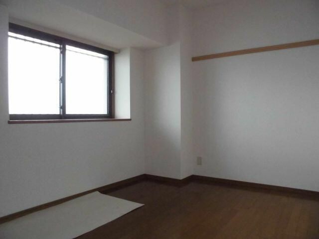 2LDK Apartment for Rent in Kawaguchi, Saitama - Thumbnail 4