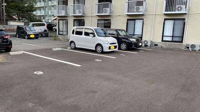 Monthly Concrete Parking Lot for Rent in Nagano City - Thumbnail 2