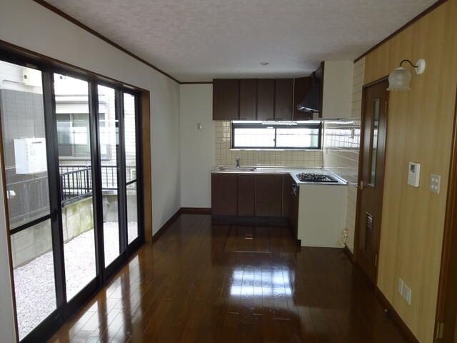 3LDK Wooden House for Sale in Musashimurayama, Tokyo - Thumbnail 3