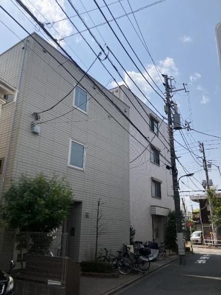 8-Unit Apartment Building for Sale in Shinjuku, Tokyo - Thumbnail 3