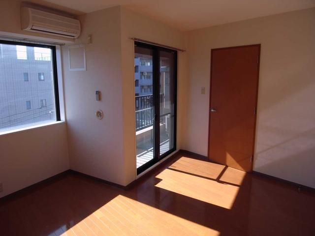 2K Apartment for Rent in Yayoicho, Nakano, Tokyo - 48.15 sqm - Thumbnail 2