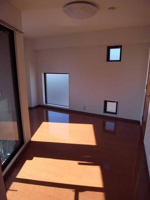 2K Apartment for Rent in Yayoicho, Nakano, Tokyo - 48.15 sqm - Thumbnail 3