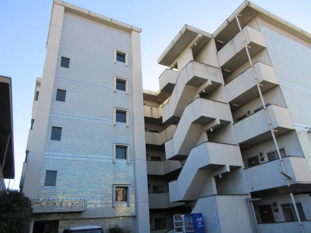2DK Apartment for Rent in Kofu, Yamanashi - 41.58 sqm - Thumbnail 3