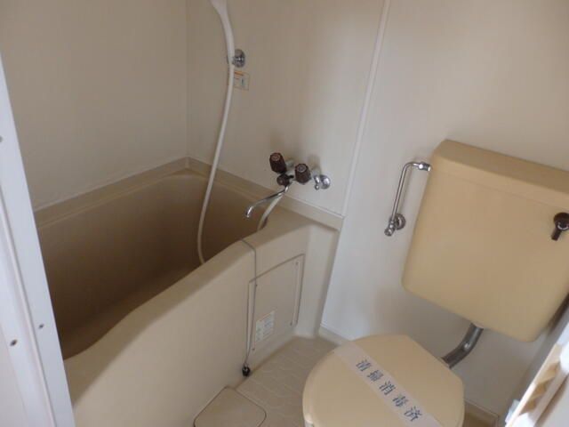 1K Apartment for Rent in Mitaka, Tokyo - 50,000 Yen - Thumbnail 4