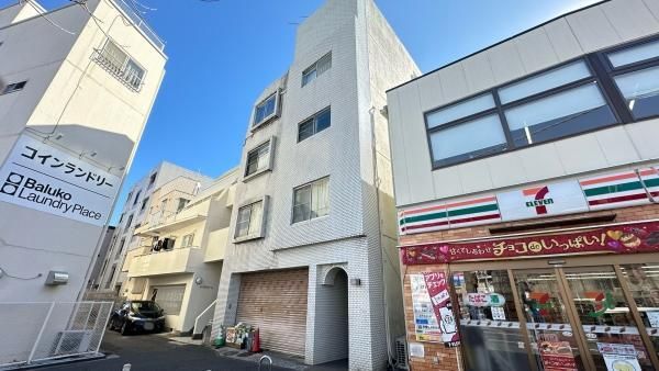 Terrace Takashimadai Apartment Building for Sale in Yokohama - Thumbnail 2