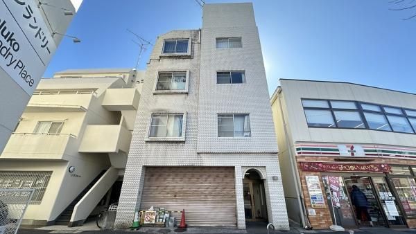 Terrace Takashimadai Apartment Building for Sale in Yokohama - Thumbnail 4