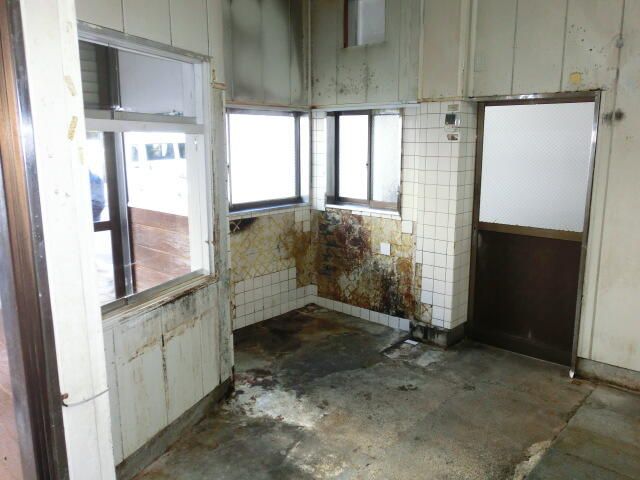 Shop Unit for Rent in Sano, Tochigi - 46 sqm near Sano Station - Thumbnail 2