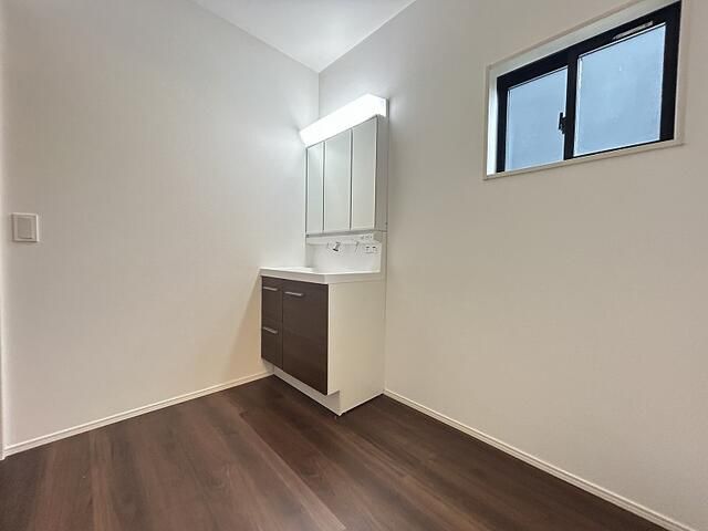 New 4LDK House in Yufu, Oita with 3 Parking Spaces - Thumbnail 2