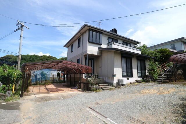 Two-Building Property with Garden in Kitakyushu - Thumbnail 2