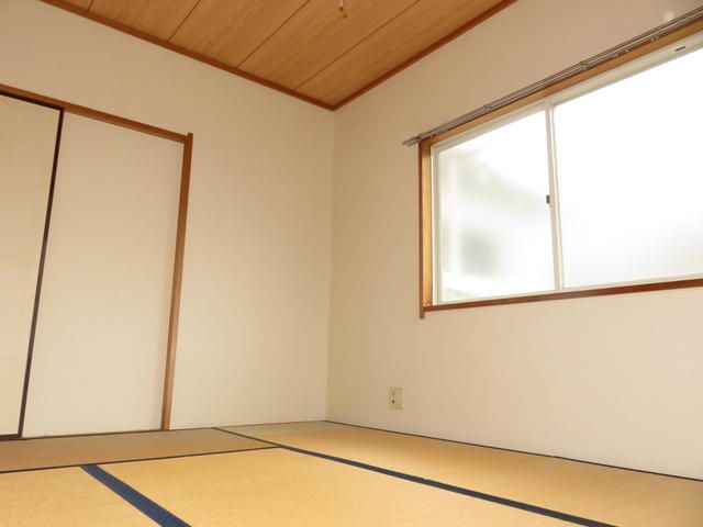 Terrace House for Rent near Kajigaya Station, Kawasaki - Thumbnail 2
