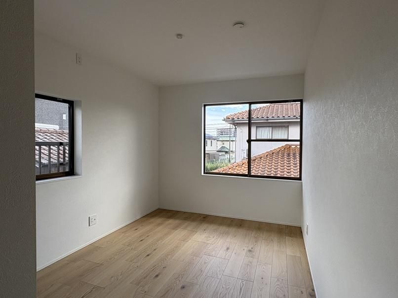 4LDK House for Sale in Okayama, Near Higashi-Okayama Station - Thumbnail 2