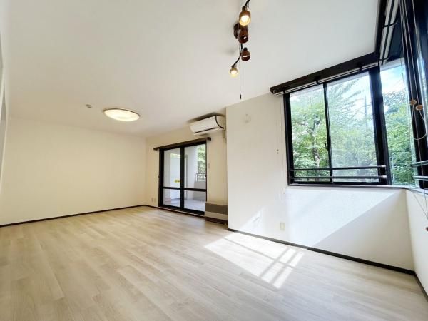 Forest Hills Miho 5th Building 3LDK Apartment for Sale in Yokohama - Thumbnail 2