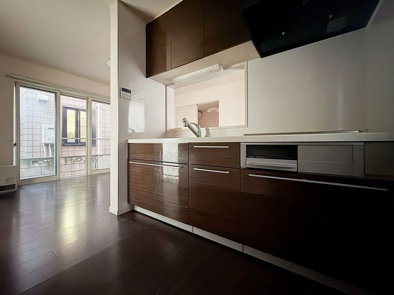Modern 2LDK House for Rent in Edogawa, Tokyo with Private Garden - Thumbnail 4