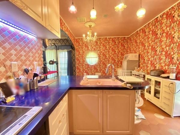 2015 3LDK Detached House for Sale in Fuchu, Tokyo - Thumbnail 2