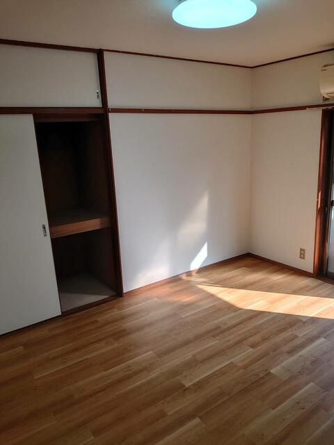 1LDK Apartment for Rent in Katsushika, Tokyo - 60,000 Yen - Thumbnail 3