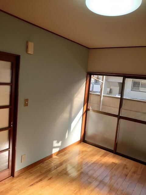 1LDK Apartment for Rent in Katsushika, Tokyo - 60,000 Yen - Thumbnail 2