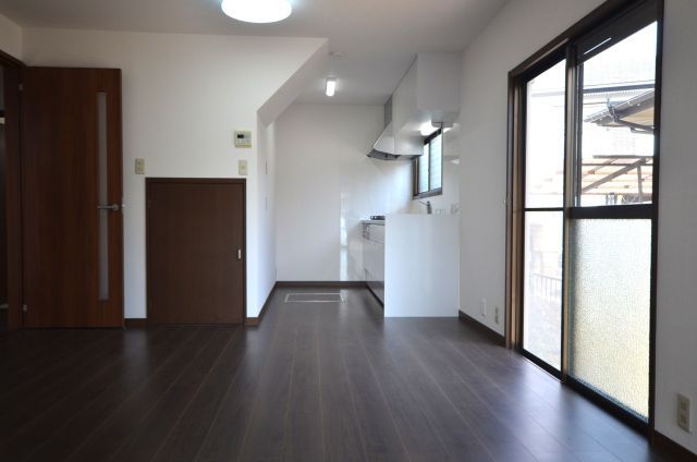 Renovated 4LDK House in Ogori, Fukuoka with Free Parking - Image 22