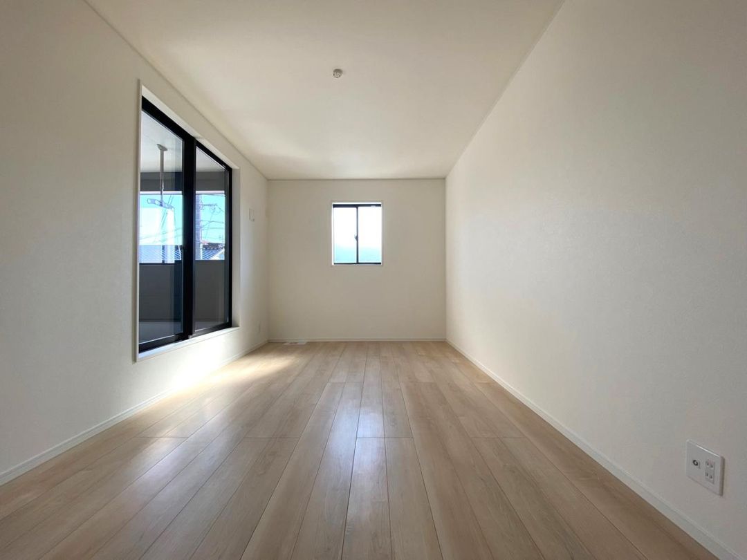 New 4SLDK House in Tottori City with High Performance & Security - Thumbnail 3